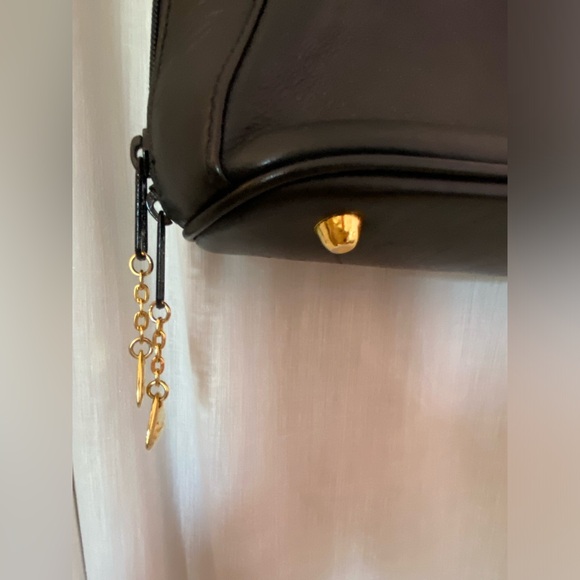 Beautiful Black Purse Bag with Gold Hardware - Picture 3 of 6